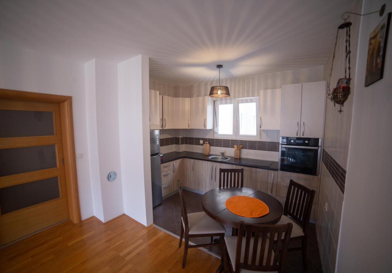 Apartment Plamenatz Bar Bagian luar foto